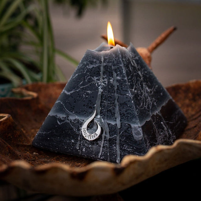 Black Sage Crystal Candle SOUL/\TERRA