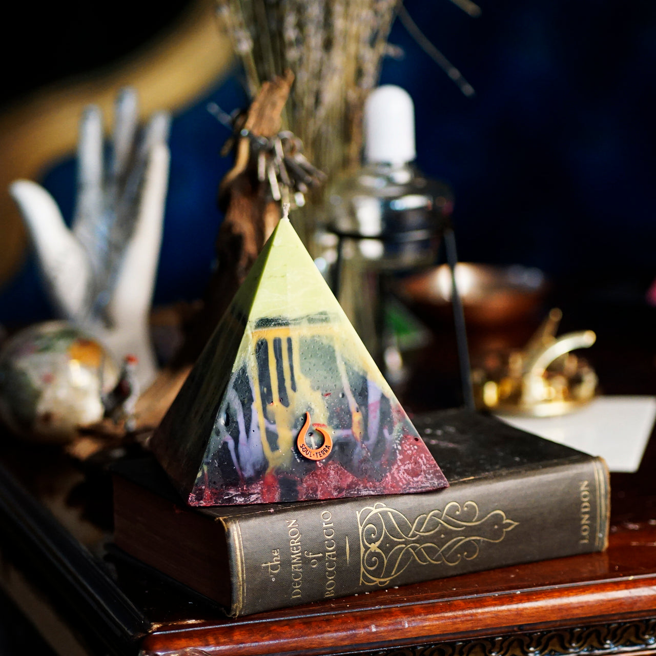 WITCH BREW Halloween Candle SOUL/\TERRA